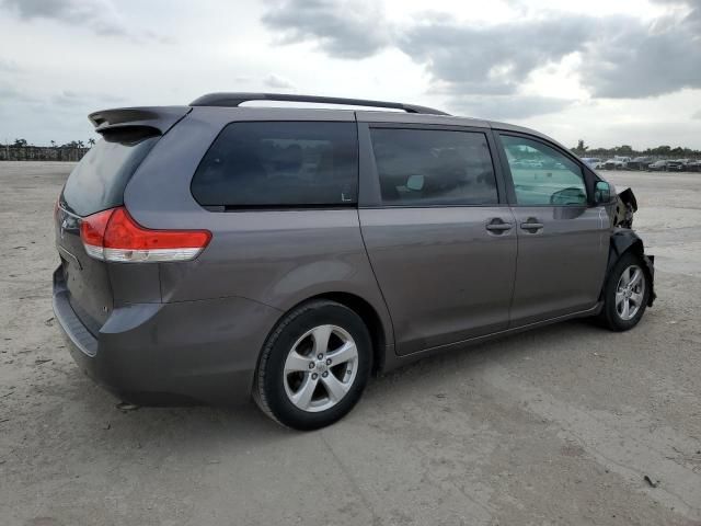 2013 Toyota Sienna LE