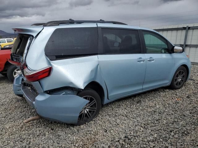 2015 Toyota Sienna XLE