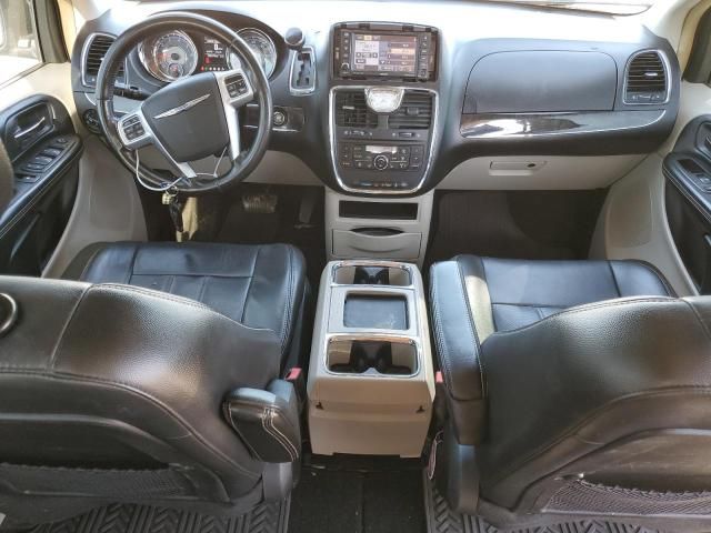 2012 Chrysler Town & Country Touring L