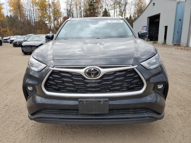 2022 Toyota Highlander XLE