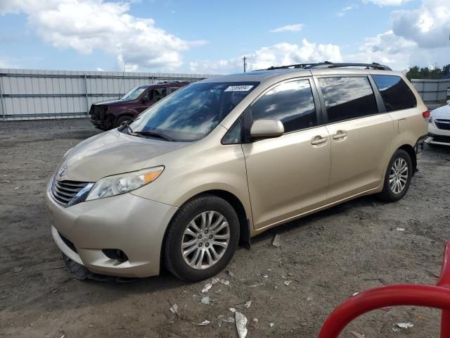 2011 Toyota Sienna XLE