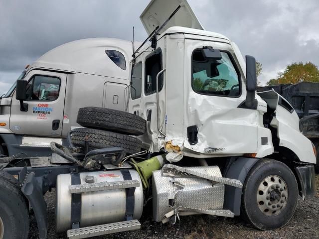 2023 Freightliner Cascadia 116