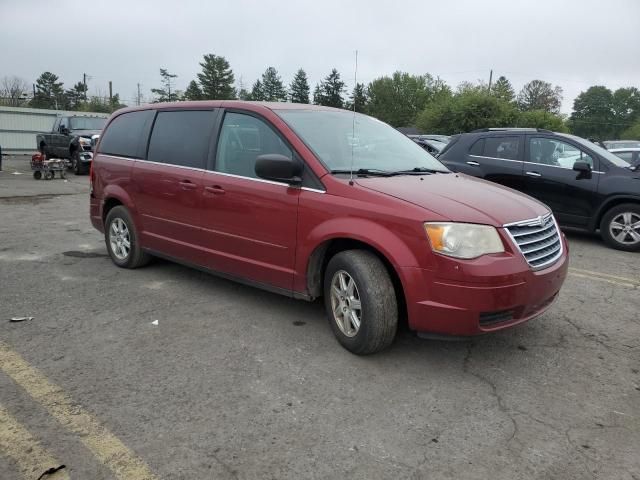 2010 Chrysler Town & Country LX