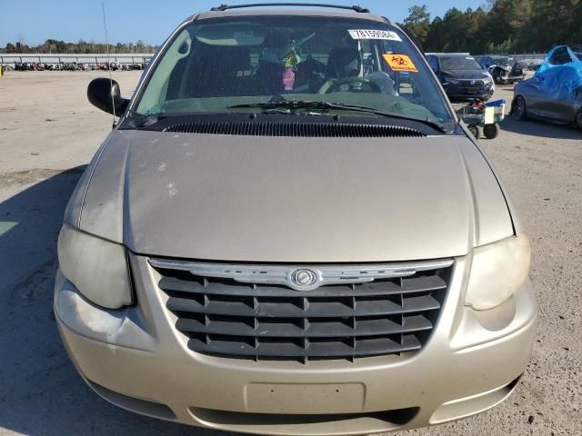 2005 Chrysler Town & Country Touring