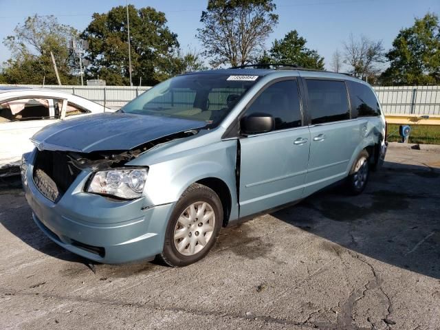 2010 Chrysler Town & Country LX