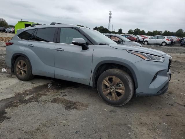 2022 Toyota Highlander Hybrid XLE