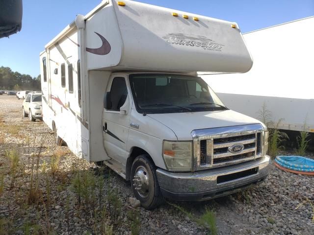 2011 Ford Econoline E450 Super Duty Cutaway Van