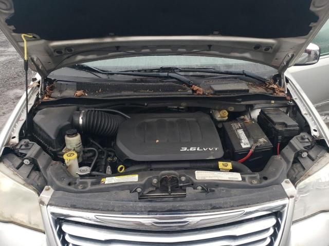 2011 Chrysler Town & Country Touring L