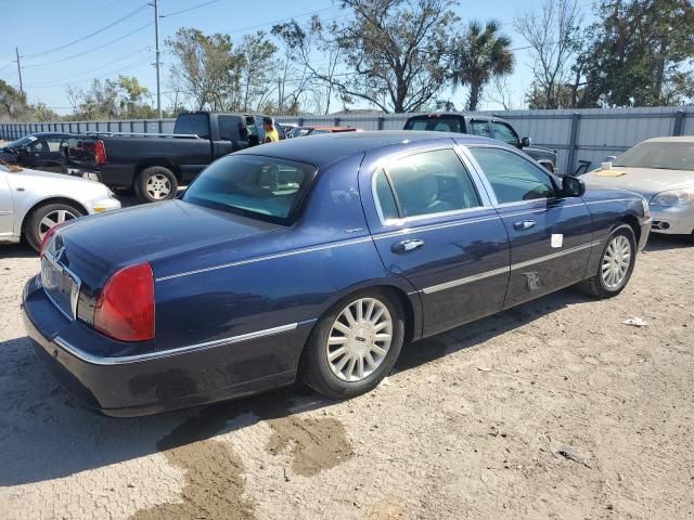 2004 Lincoln Town Car Executive