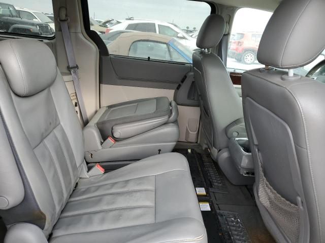 2010 Chrysler Town & Country Touring