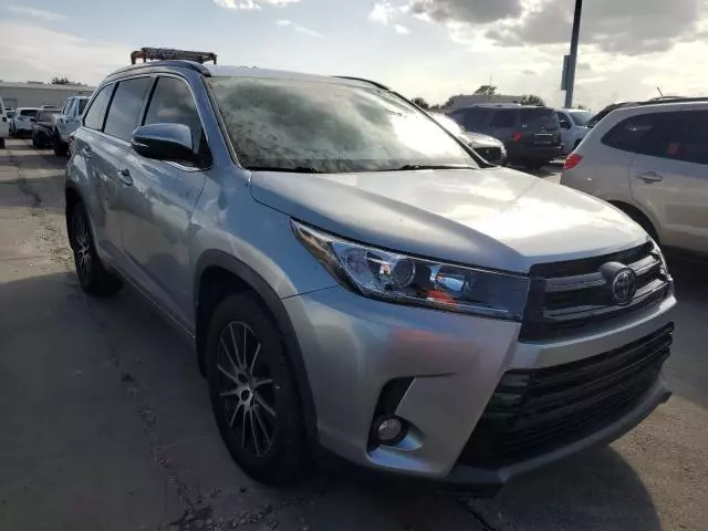 2017 Toyota Highlander SE