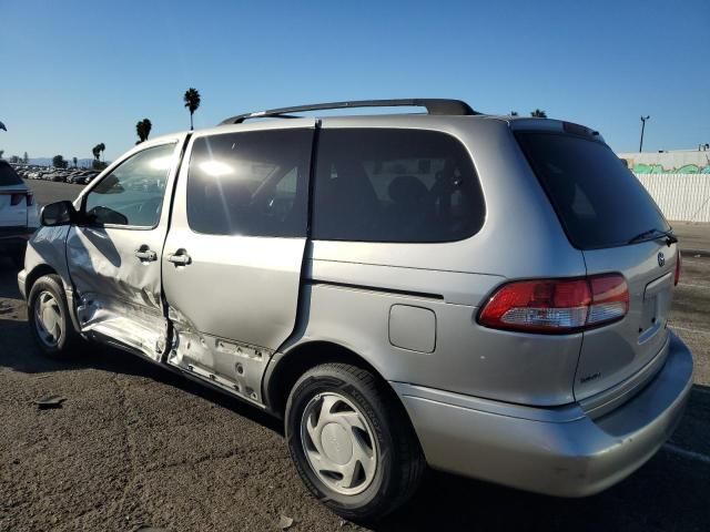 2002 Toyota Sienna LE