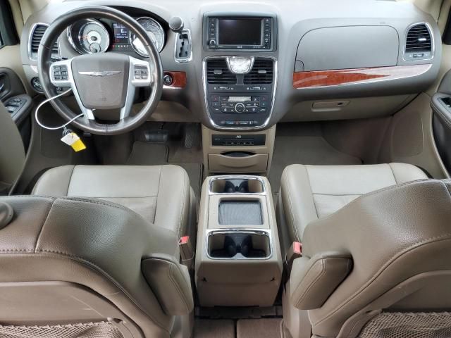 2013 Chrysler Town & Country Touring L