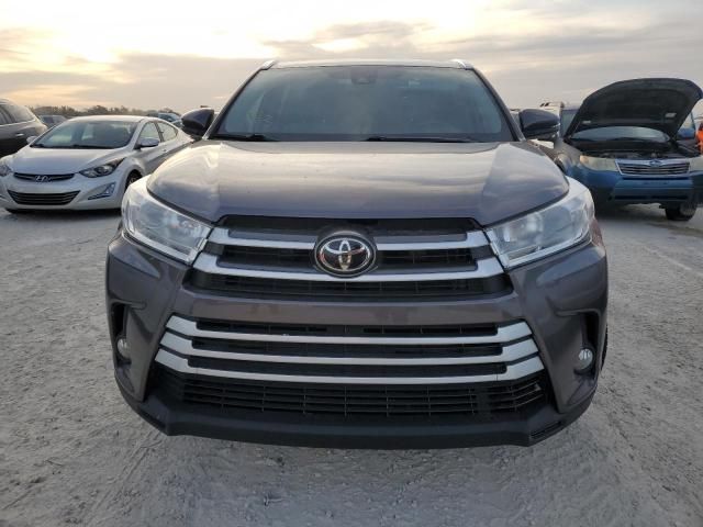 2019 Toyota Highlander SE