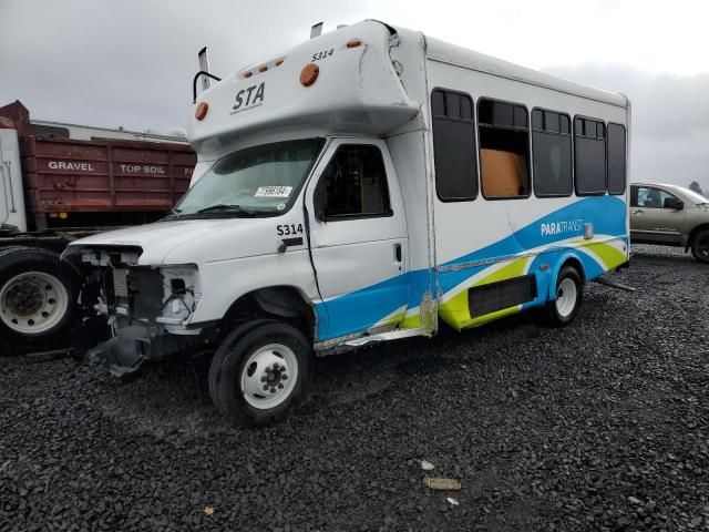 2023 Ford Econoline E450 Super Duty Cutaway Van