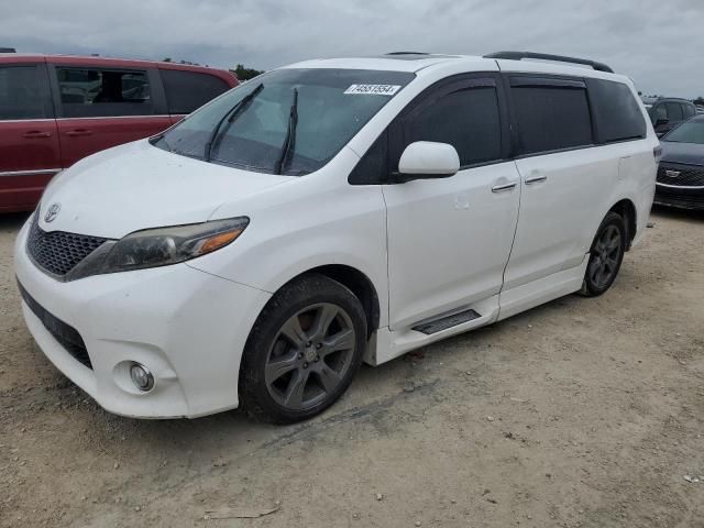 2017 Toyota Sienna SE