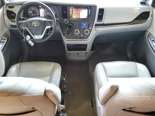 2016 Toyota Sienna XLE