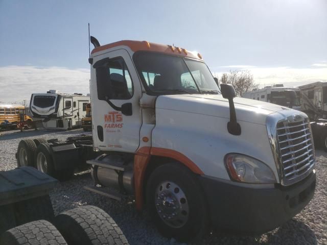 2010 Freightliner Cascadia 125