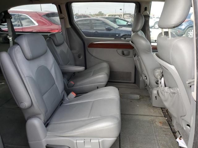 2005 Chrysler Town & Country Limited