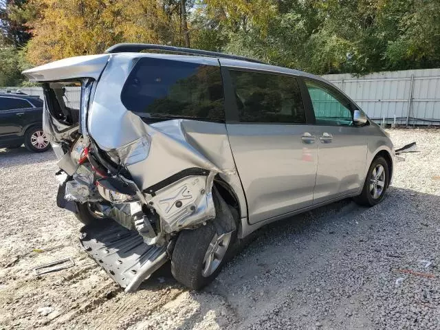 2017 Toyota Sienna LE