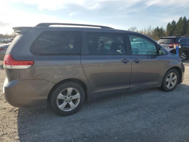 2014 Toyota Sienna LE