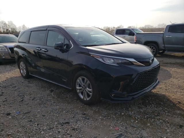 2021 Toyota Sienna XSE