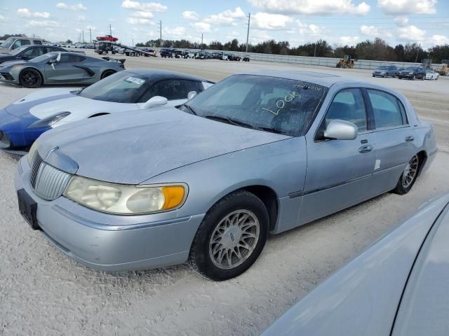 2001 Lincoln Town Car Signature