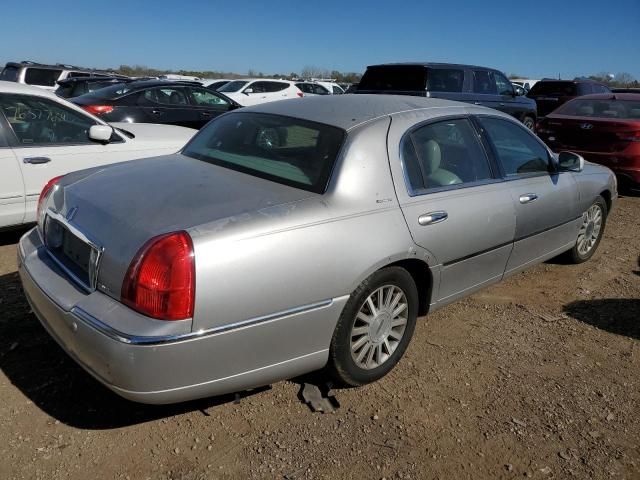 2004 Lincoln Town Car Executive