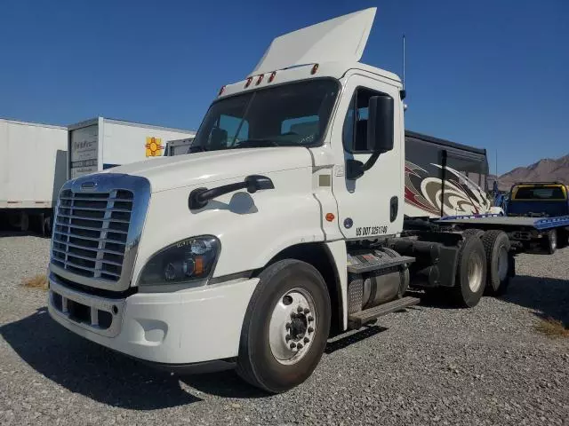 2017 Freightliner Cascadia 125