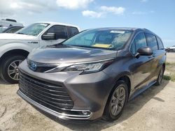 Carros salvage sin ofertas aún a la venta en subasta: 2021 Toyota Sienna XLE