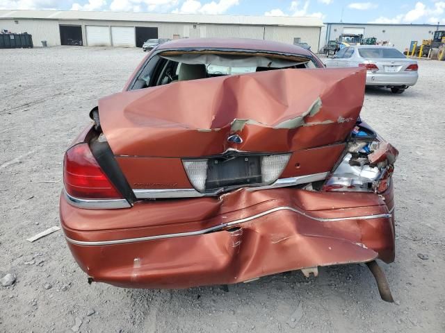 2004 Ford Crown Victoria LX