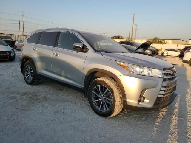 2019 Toyota Highlander SE