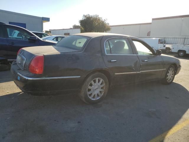 2011 Lincoln Town Car Signature Limited