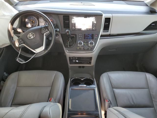 2019 Toyota Sienna XLE