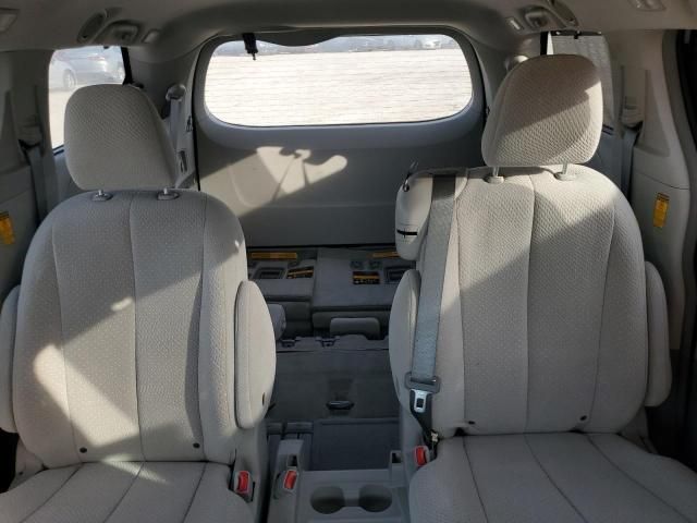 2014 Toyota Sienna LE