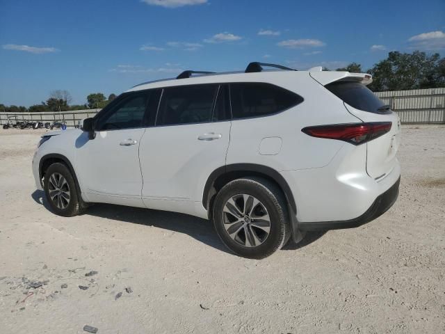 2022 Toyota Highlander XLE