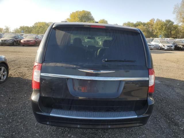 2014 Chrysler Town & Country Touring L