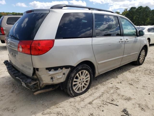 2010 Toyota Sienna XLE