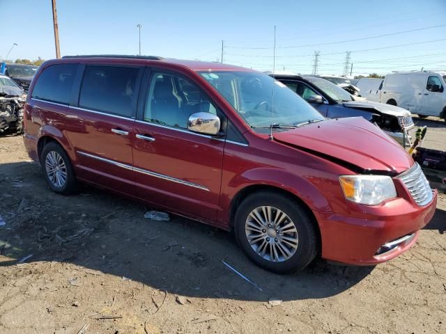 2014 Chrysler Town & Country Touring L