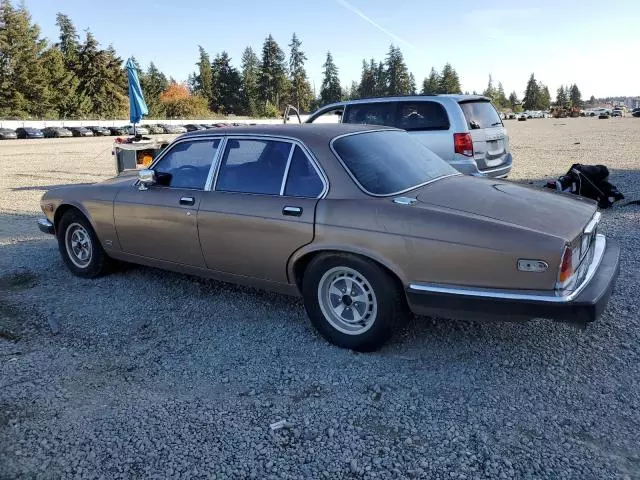 1986 Jaguar XJ6 Vanden Plas