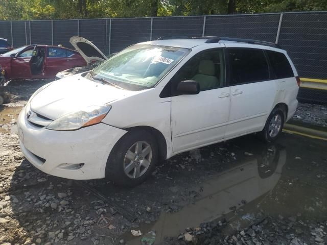 2010 Toyota Sienna CE