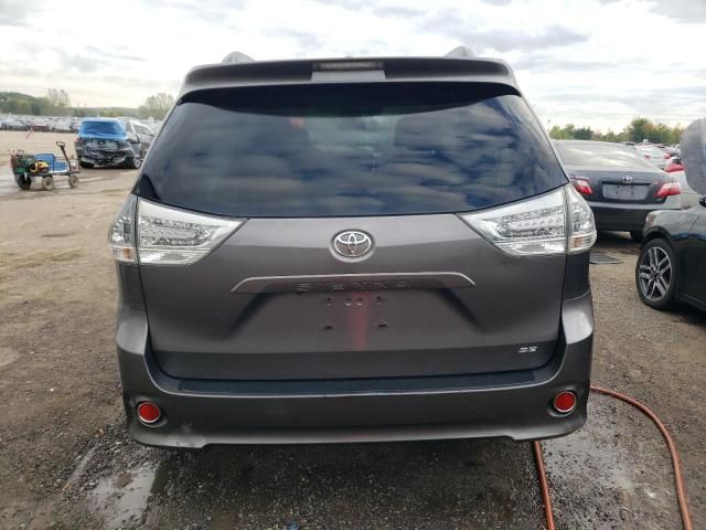 2016 Toyota Sienna SE