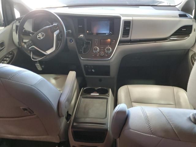 2016 Toyota Sienna XLE