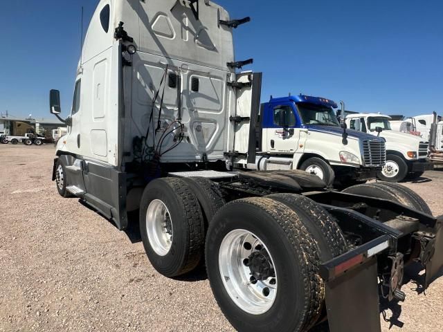 2013 Freightliner Cascadia 125