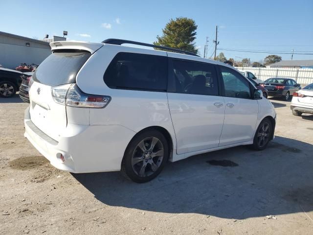 2015 Toyota Sienna Sport