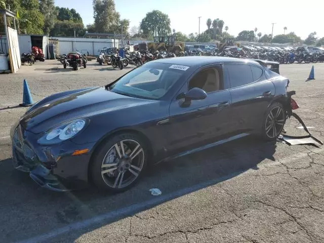 2014 Porsche Panamera 2