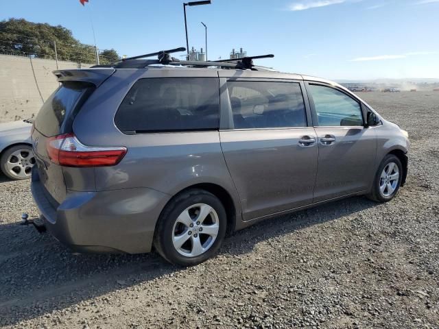 2015 Toyota Sienna LE