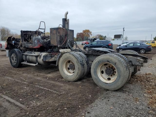 2006 Freightliner Conventional Columbia