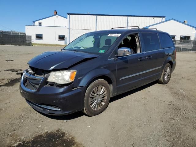 2014 Chrysler Town & Country Touring L