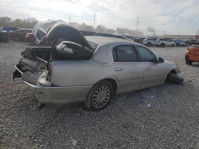 2005 Lincoln Town Car Signature